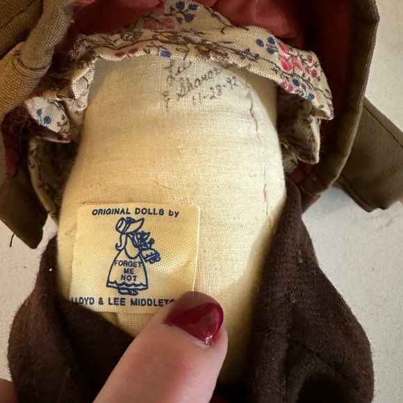 Lloyd & Lee Middleton Scottie Porcelain doll - Picture 6 of 8